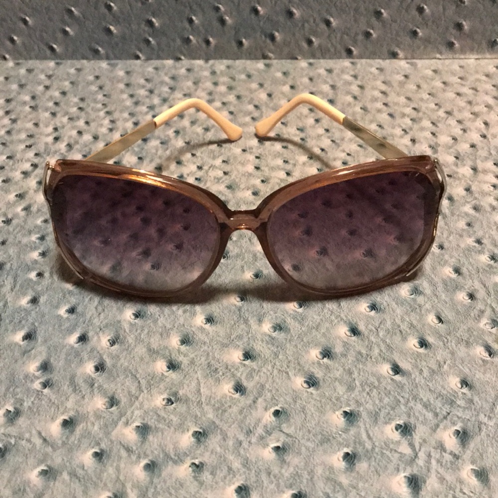 Purple Round Sunglasses with Silver and Pink Arm